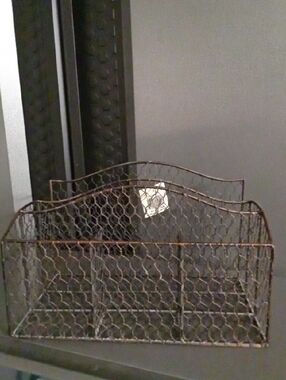 Metal Wire Desk Cradenz